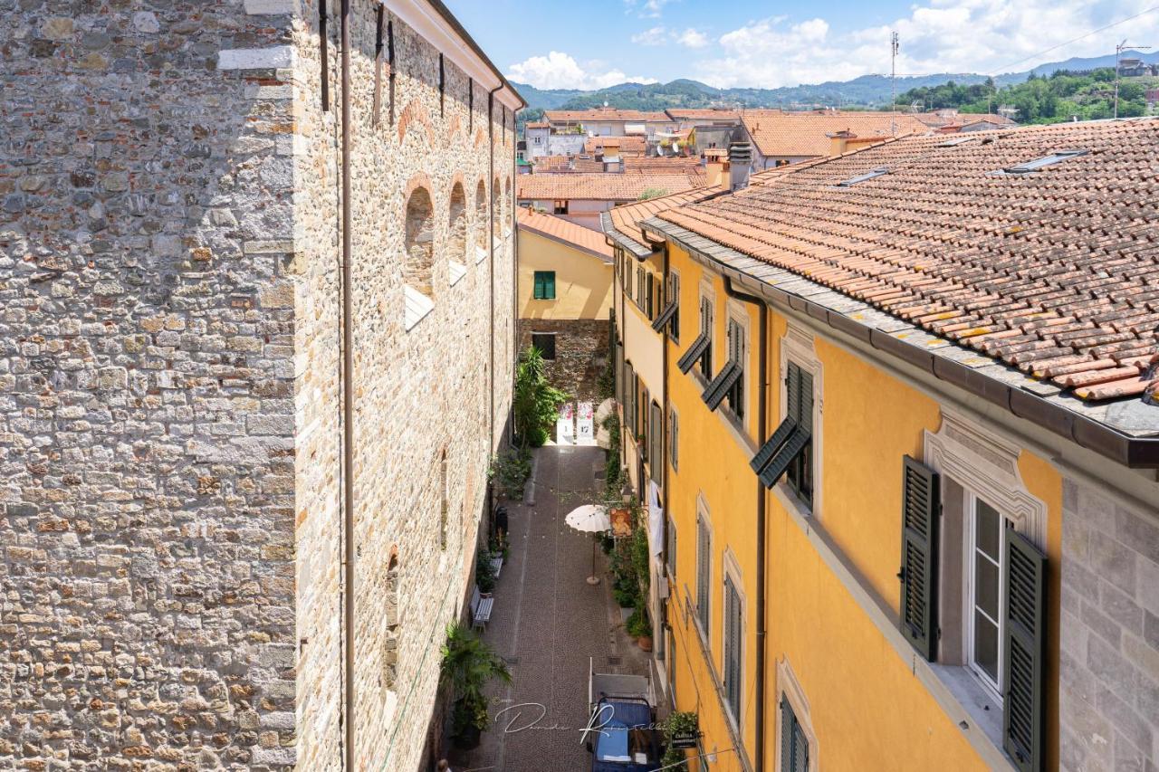 Affittacamere Al Campanile Sarzana Eksteriør billede